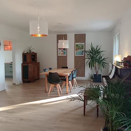Maison Spacieuse Et Lumineuse, Jardin Ombrage Dans Historique * Villedieu-les-Poëles